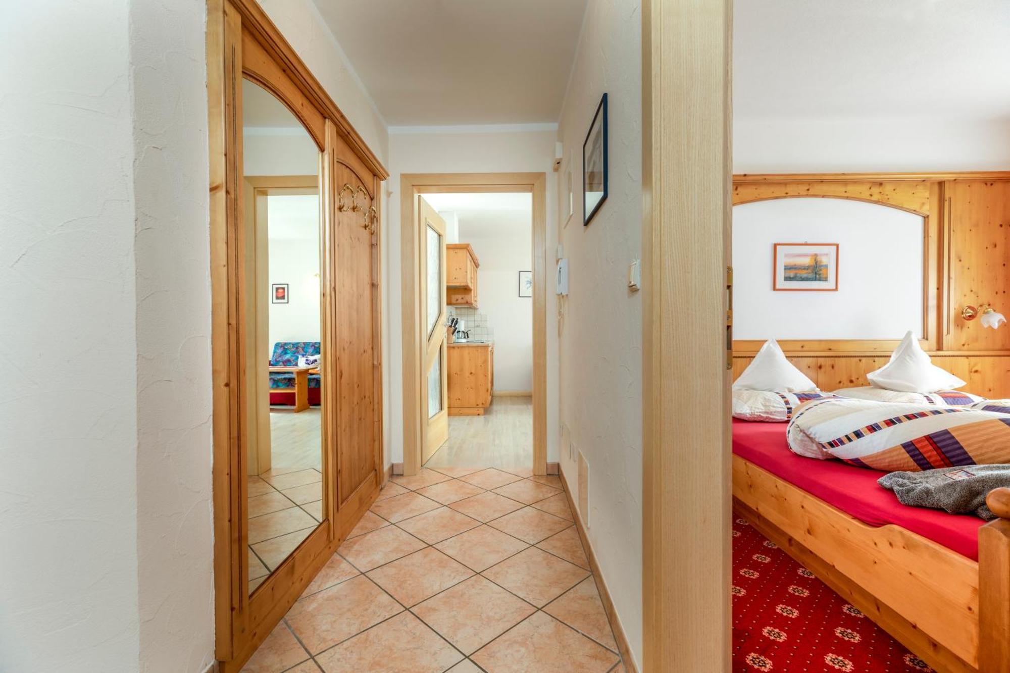 Hotel Kronhof Moos Rum bild