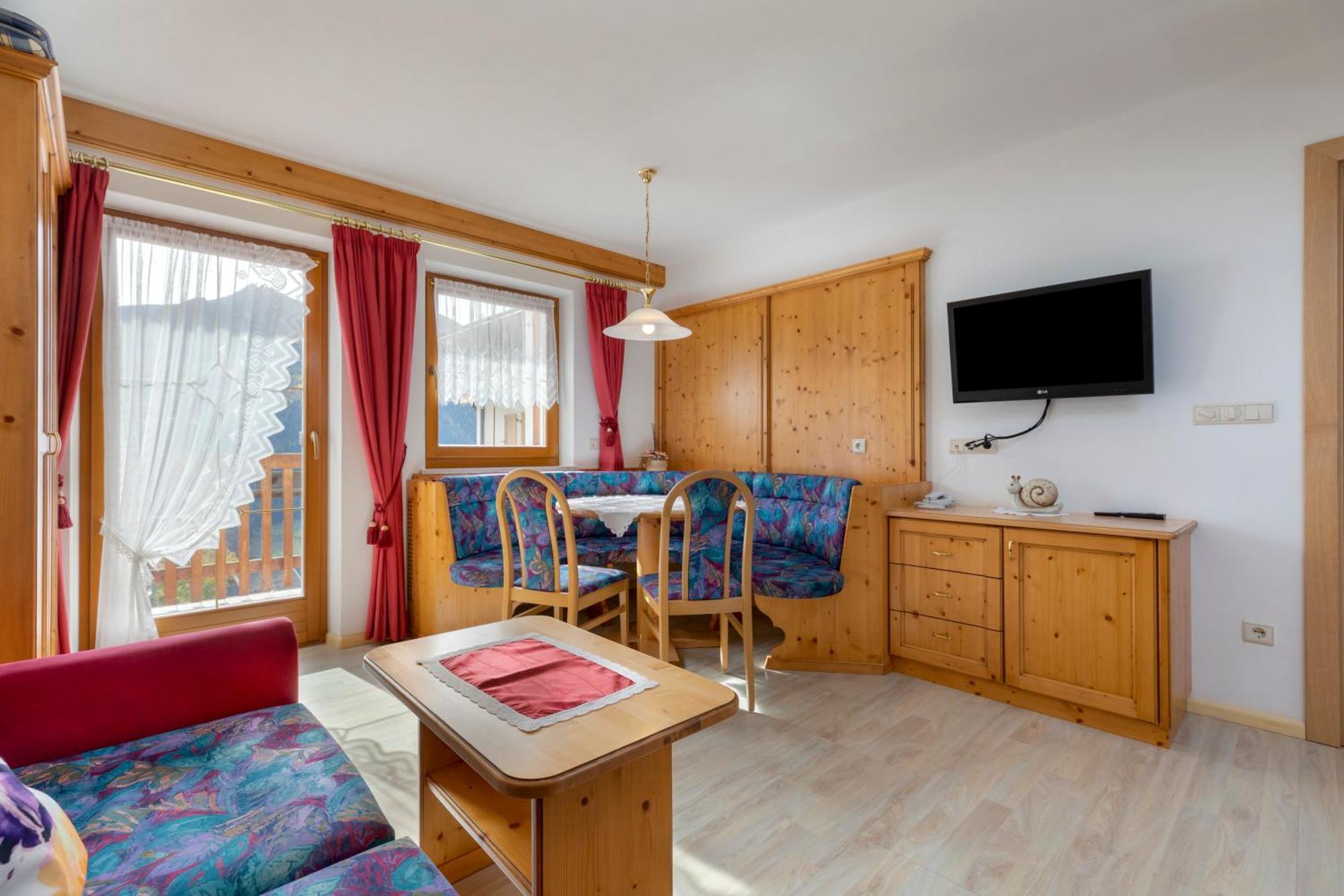 Hotel Kronhof Moos Rum bild